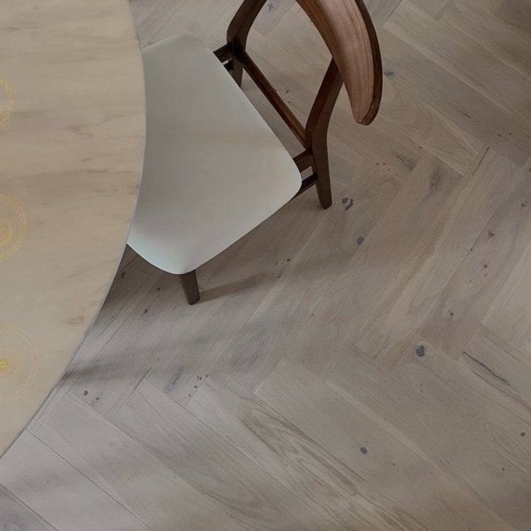 Hampton Herringbone - 14mm Parquet Engineered Flooring - Oak Pebble Grey Lacquered